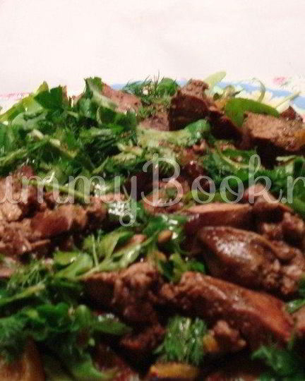 Рецепт теплого салата с куриной печенью и сливами