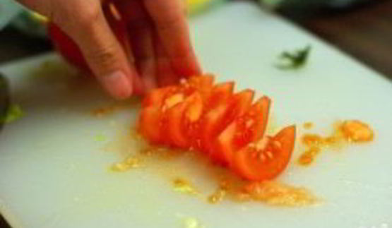 теплый салат с курицей