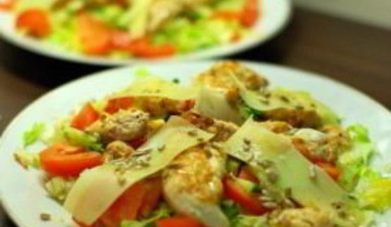 теплый салат с курицей