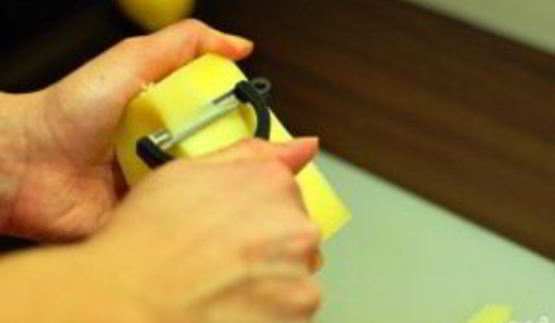 теплый салат с курицей