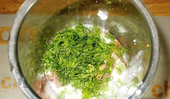 йогуртовый соус с анчоусами