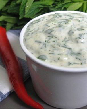 Соус из йогурта к курице и мясу