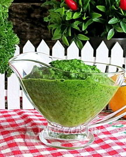 Рецепт соуса из петрушки, яблока и чеснока