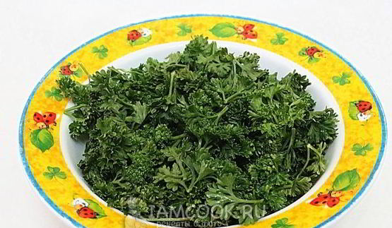 соус из петрушки, яблока и чеснока