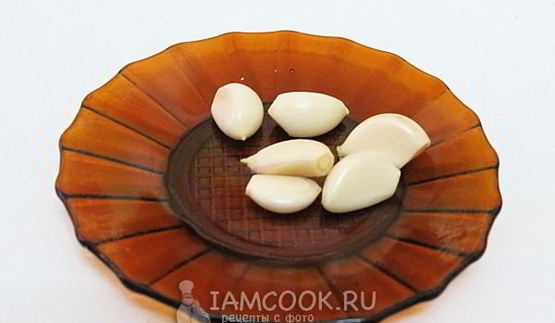 соус из петрушки, яблока и чеснока