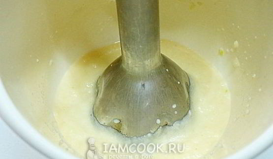 соус из петрушки, яблока и чеснока