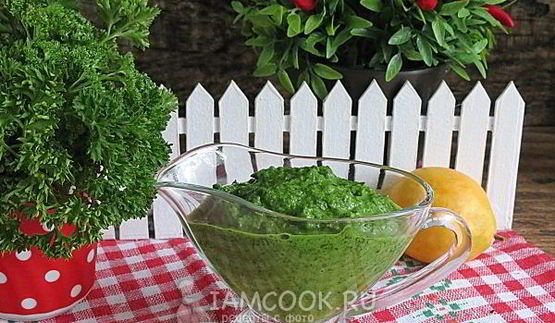соус из петрушки, яблока и чеснока