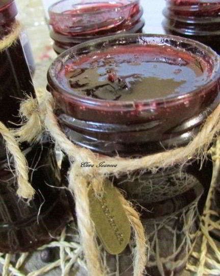 Рецепт соуса-конфитюра из слив и можжевельника