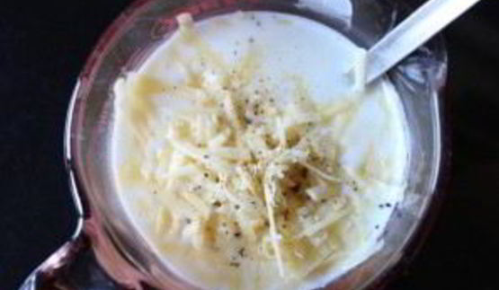 соус молочный