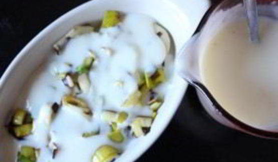 соус молочный