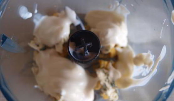 соус на основе сыра с голубой плесенью