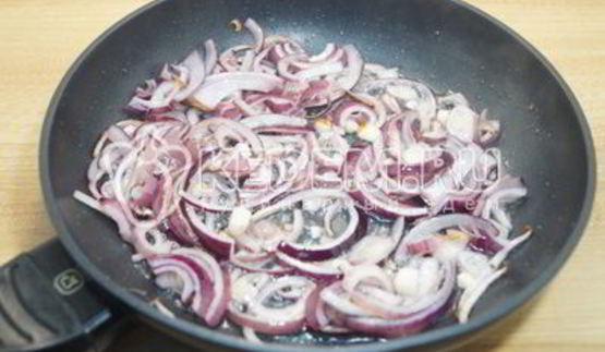 томатный соус с луком