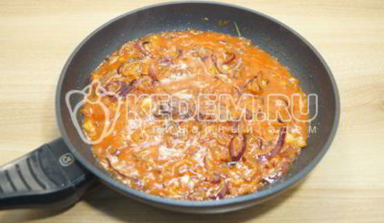 томатный соус с луком