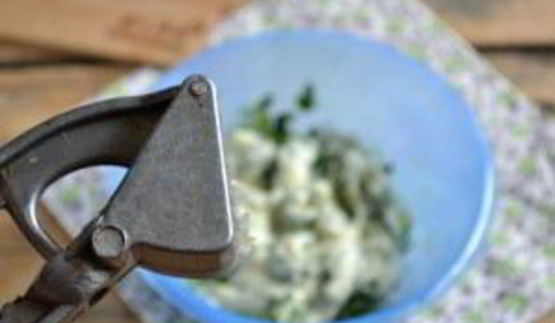 зеленый чесночный соус