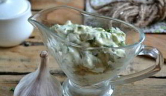 зеленый чесночный соус