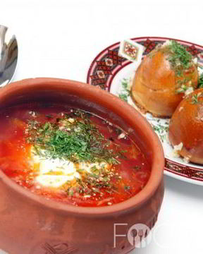 Борщ с чесночными пампушками