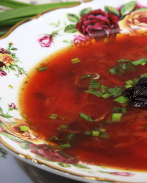 Борщ с грибами и черносливом