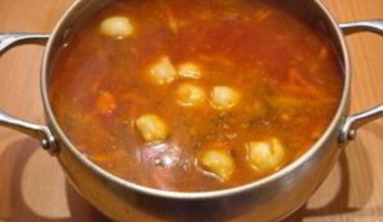 борщ с пельменями