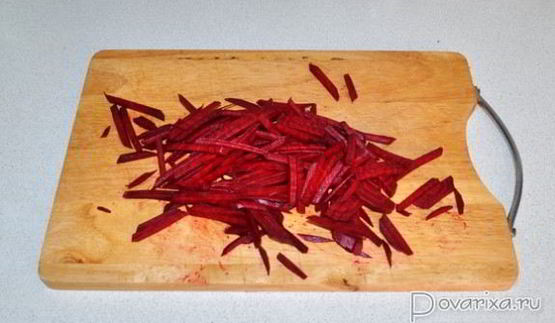 борщ со свекольной ботвой