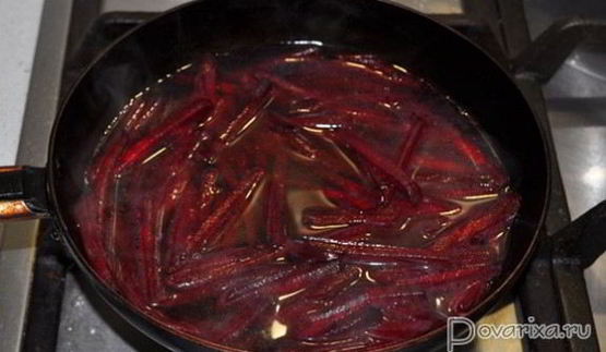 борщ со свекольной ботвой