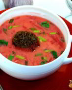 Пдбиваний борщ с чесночными крутонами