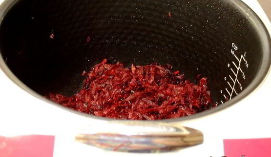 пдбиваний борщ с чесночными крутонами