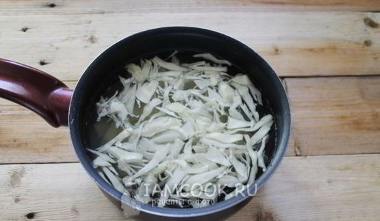 постный борщ с фасолью и килькой