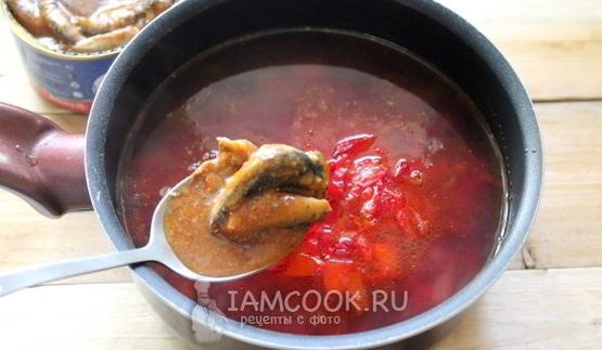 постный борщ с фасолью и килькой