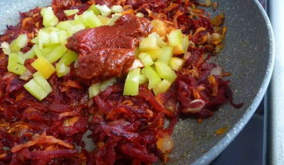 постный борщ с килькой в томате