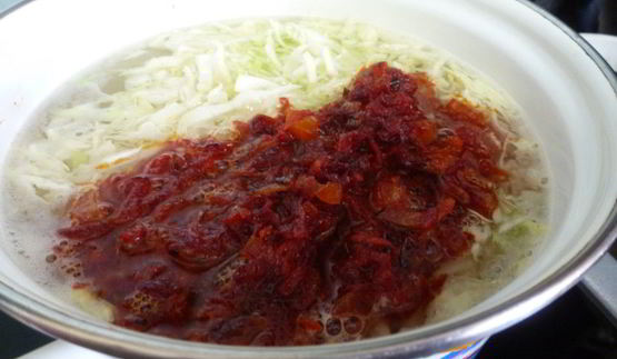 постный борщ с килькой в томате