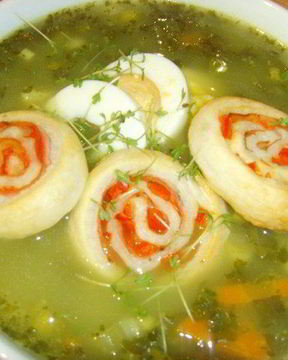 Семейный зеленый борщ с улитками