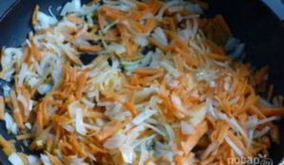 зеленый борщ с яйцом и щавелем