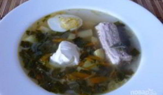 зеленый борщ с яйцом и щавелем