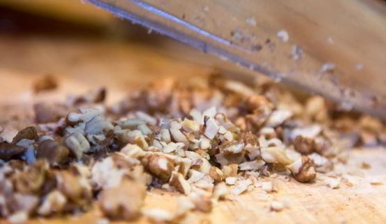 фасолевый суп с грецкими орехами