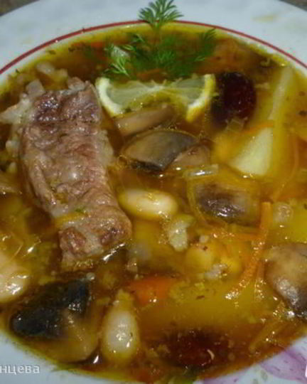 Рецепт фасолевого супа с грибами и обжаренных ребрах