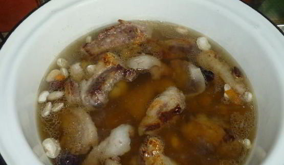 фасолевый суп с грибами и обжаренных ребрах