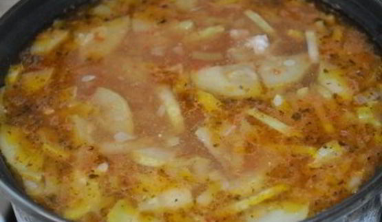 французский куриный суп с кабачками