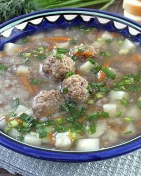 Гречневый суп с мясными фрикадельками