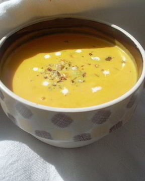 Крем-суп из тыквы с лесным орехом