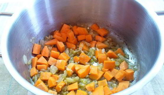 крем-суп из тыквы с яблоками