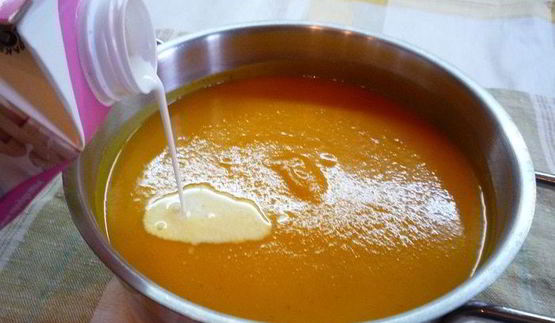 крем-суп из тыквы с яблоками