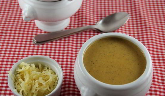 пряный морковный суп-пюре с бататом, грибами и грушей