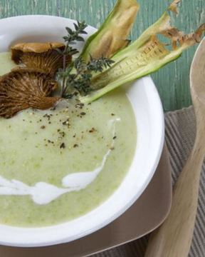 Суп-пюре из кабачков с лисичками