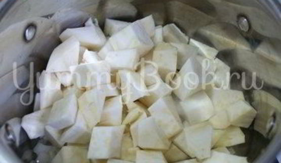 суп-пюре из корня сельдерея и картофеля