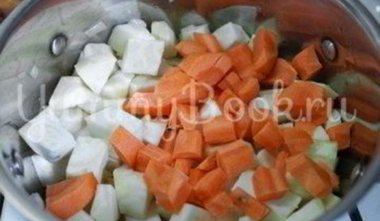 суп-пюре из корня сельдерея и картофеля