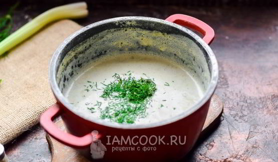 суп-пюре из сельдерея и замороженных овощей со сливками