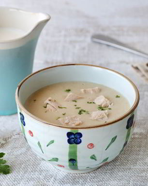 Суп-пюре из цесарки с зеленой заправкой