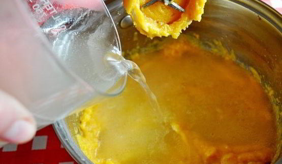 суп-пюре из тыквы с тахиной