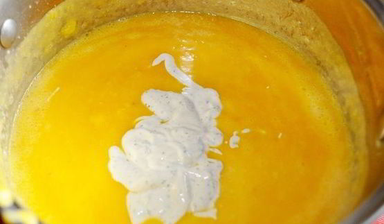 суп-пюре из тыквы с тахиной