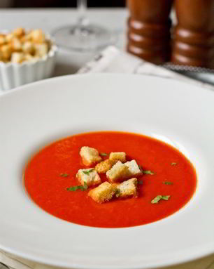 Томатный суп-пюре с анчоусами